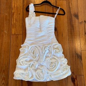 Alisha Hill White One Strap Prom Dress Size: 2🤍
